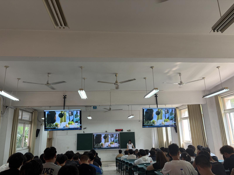数字商务学院扎实开展2026级...